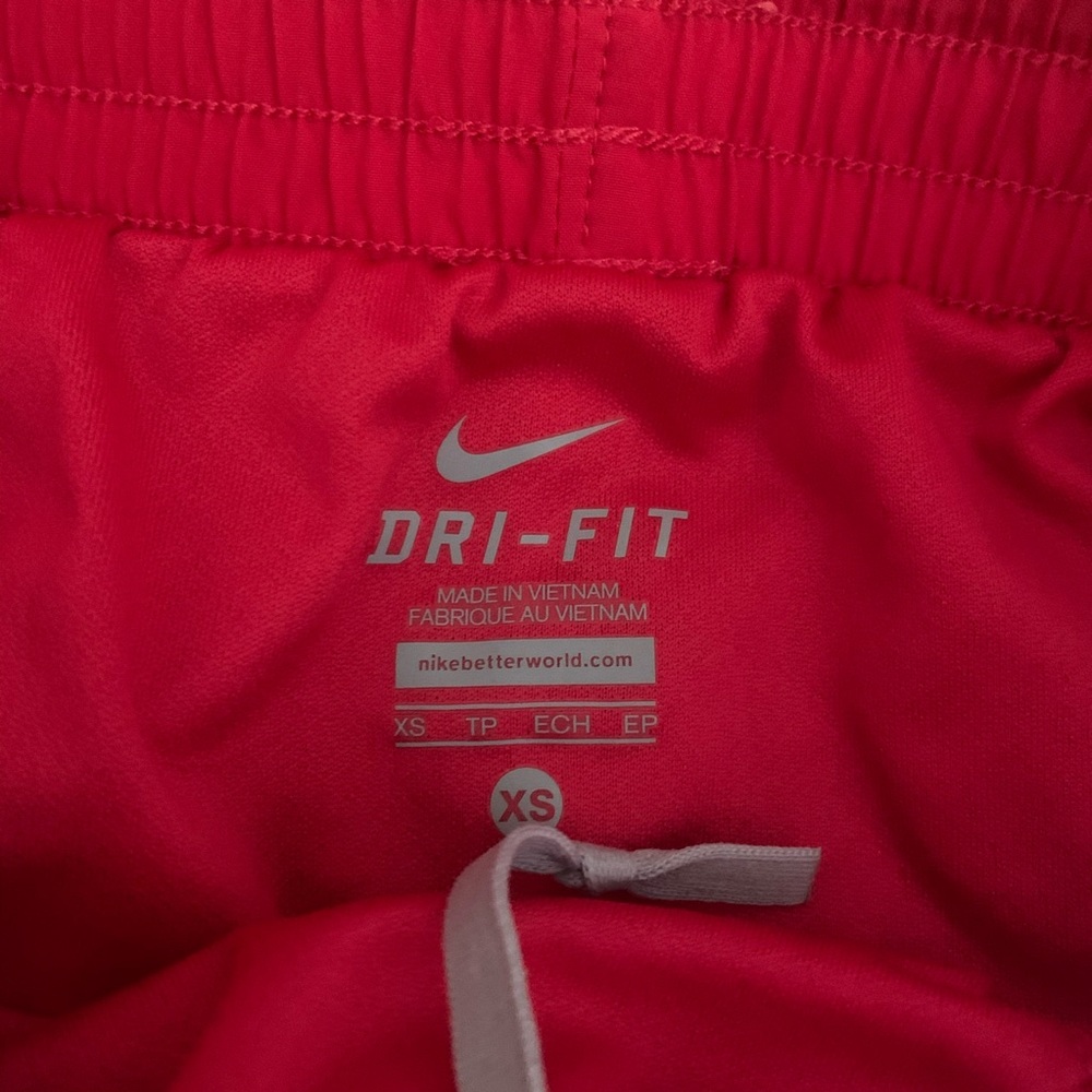 Nike Shorts - Picture 4 of 6